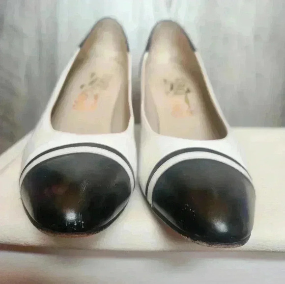 Ferragamo Salvatore 60s Black White Vintage Kitten Heels Size 7AAAA Women's - Picture 4 of 11